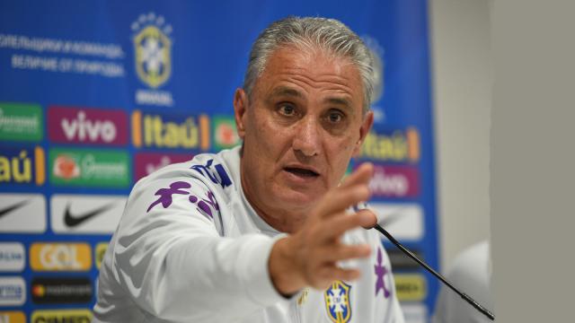 মেসি-নেইমারদের গোলে খাবার দেওয়ার উদ্যোগের সমালোচনা করলেন তিতে