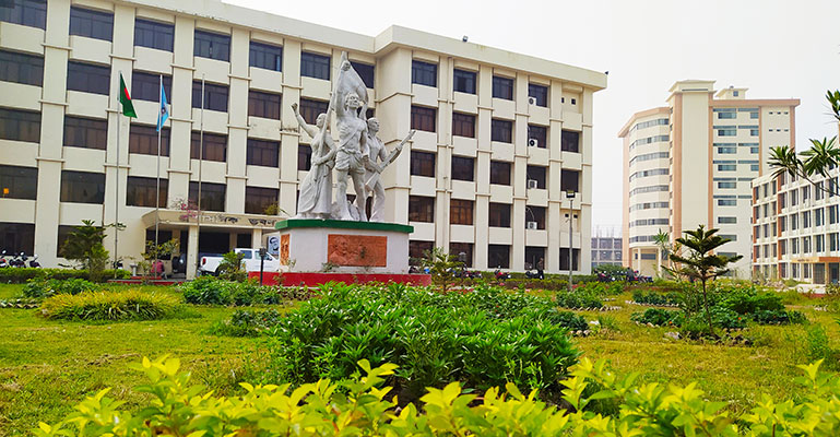 নোবিপ্রবিতে ৭ই মার্চে মুক্তিযোদ্ধাদের সম্মাননা প্রদান