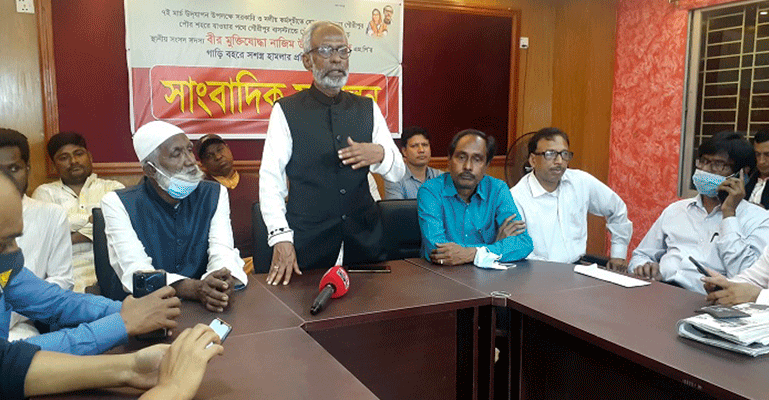 সংবাদ সম্মেলনে জীবনের নিরাপত্তা চাইলেন গৌরীপুরের এমপি