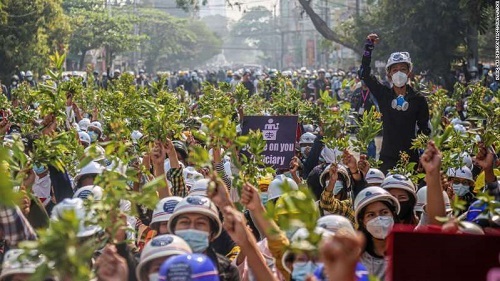 মিয়ানমারে গণ ধর্মঘট ঠেকাতে হাসপাতাল দখল সামরিক বাহিনীর