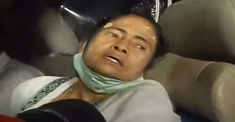 বিধানসভা নির্বাচনের প্রচারে গিয়ে আহত মমতা বন্দ্যোপাধ্যায়