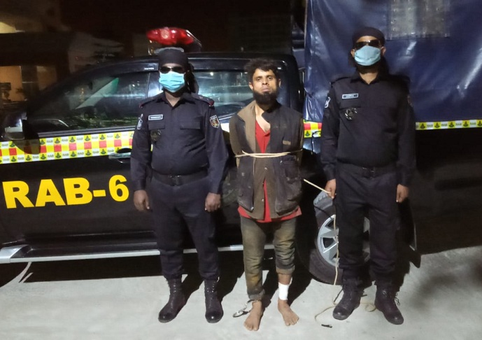 মোড়েলগঞ্জে রাসেল দেশীয় অস্ত্রসহ র‌্যাবের হাতে গ্রেফতার