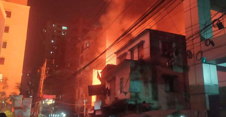কাঁঠালবাগান বস্তির আগুন নিয়ন্ত্রণে