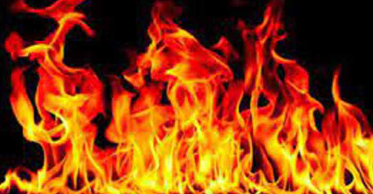 বগুড়ায় কারখানায় আগুন, একজনের মরদেহ উদ্ধার