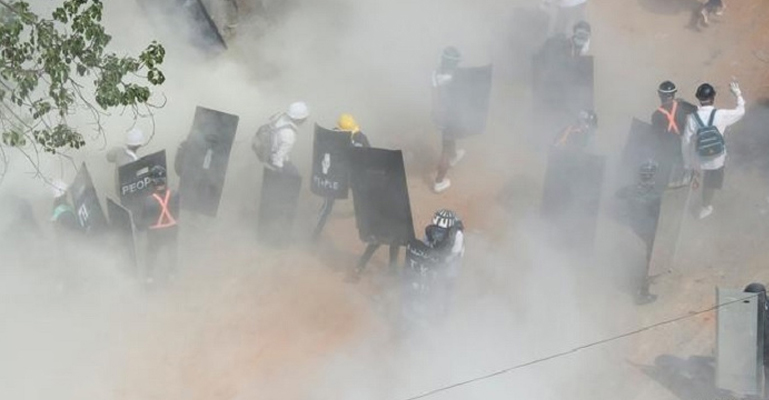 মিয়ানমারে ফের বিক্ষোভে গুলি : নিহত ১২