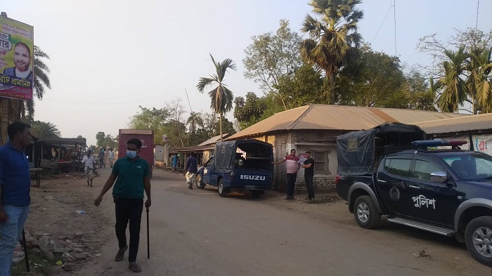 লালপুরে আওয়ামীলীগের প্রতিবাদ সভাকে কেন্দ্র করে পুলিশ মোতায়েন