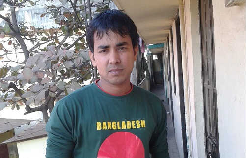 সেলসম্যান-মার্কেটিং জবে দাঁড়িওয়ালারা অযোগ্য প্রসঙ্গে