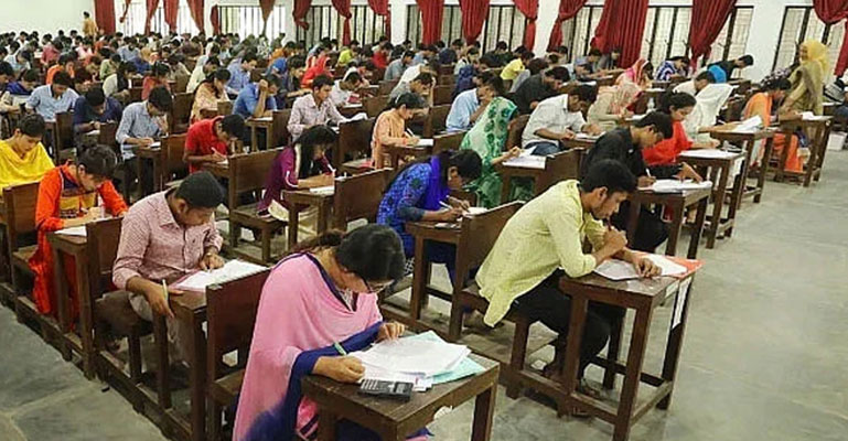 ৪১তম বিসিএস : প্রিলিতে বসছেন পৌনে ৫ লাখ পরীক্ষার্থী