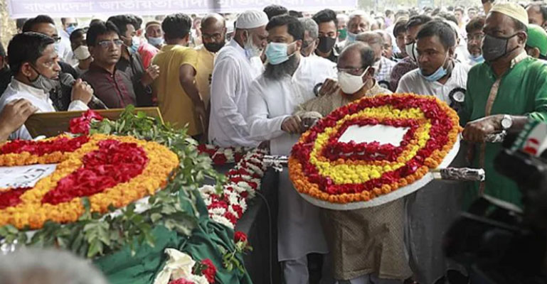 কেন্দ্রীয় শহীদ মিনারে মওদুদ আহমদের প্রতি শেষ শ্রদ্ধা