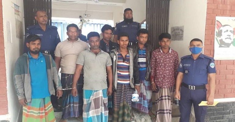 বাড়িঘর ভাংচুর ও লুটপাটের ঘটনায় মামলা, গ্রেফতার ৭