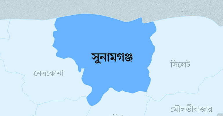 সুনামগঞ্জে পুলিশের পক্ষ থেকে মাস্ক বিতরণ