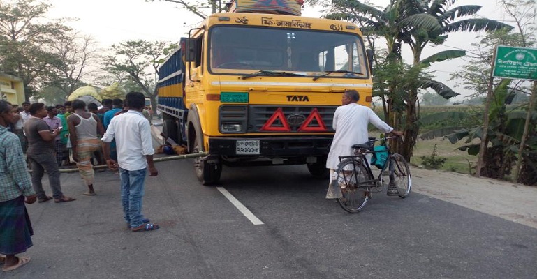 পাটগ্রামে ট্রাকচাপায় মোটরসাইকেল আরোহী নিহত