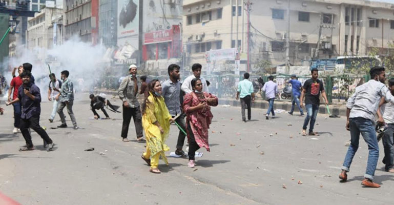 মোদিবিরোধী বিক্ষোভে ধাওয়া-পাল্টা ধাওয়া, নূরসহ আহত অনেকে