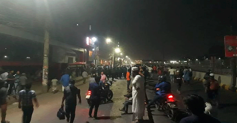 ঢাকা-চট্টগ্রাম মহাসড়ক অবরোধ: যান চলাচল বন্ধ