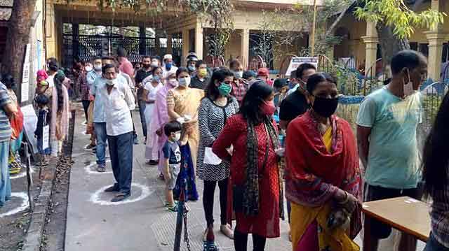 পশ্চিমবঙ্গে বিধানসভা নির্বাচনে চলছে ভোটগ্রহণ