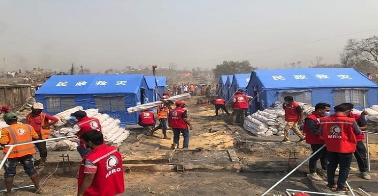 পোড়া ধ্বংসস্তুপে ঘুরে দাঁড়ানোর চেষ্টা রোহিঙ্গাদের