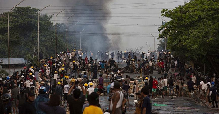 মিয়ানমারে বিক্ষোভে সেনাদের গুলিতে নিহত বেড়ে ১৪১
