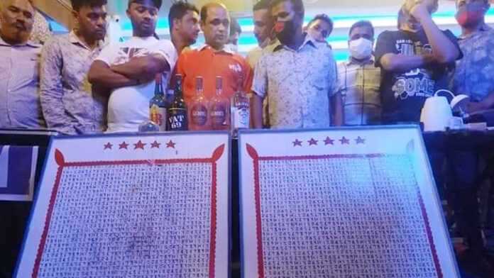 শ্রমিক লীগ নেতার হোটেল থেকে ক্যাসিনো সরঞ্জাম ও তরুণীসহ আটক ৩১