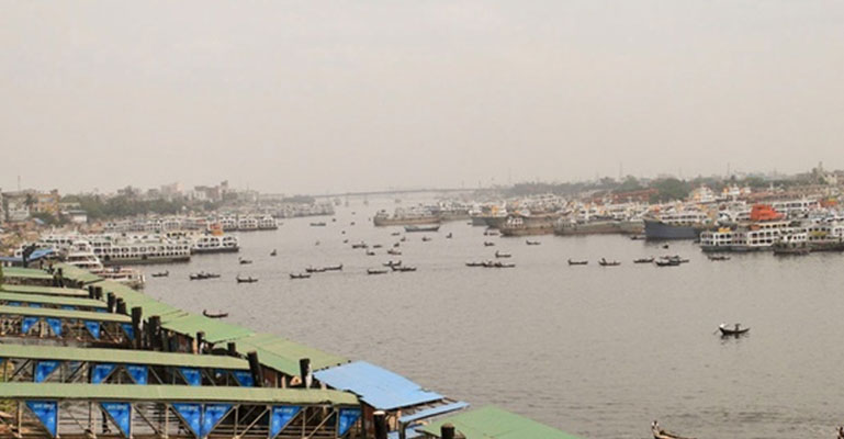 নৌযানেও অর্ধেক যাত্রী, বাড়ছে ভাড়া