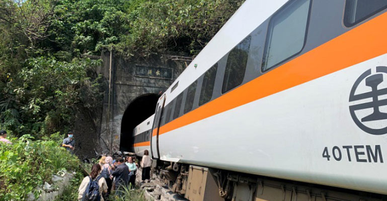 তাইওয়ানে ট্রেন দুর্ঘটনায় নিহত ৩৬