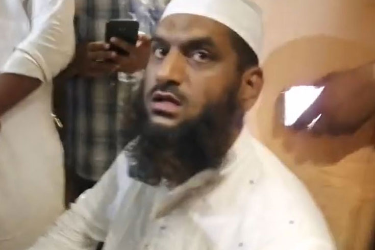 সোনারগাঁয়ে রিসোর্টে ২য় স্ত্রীসহ অবরুদ্ধ মামুনুল হক