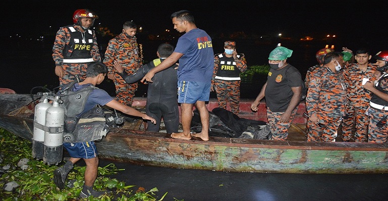 শীতলক্ষ্যায় লঞ্চডুবি: ১৫ মরদেহ উদ্ধার