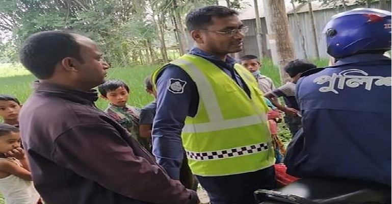 কুড়িগ্রামে ৬৮ কেজি গাঁজাসহ ৩ জনকে পুলিশে দিল স্থানীয়রা