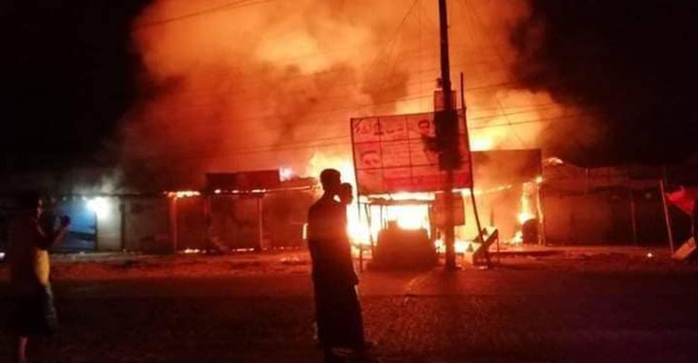 চন্দ্রগঞ্জ বাজারে অগ্নিকাণ্ডে ১০ দোকান পুড়ে ছাই