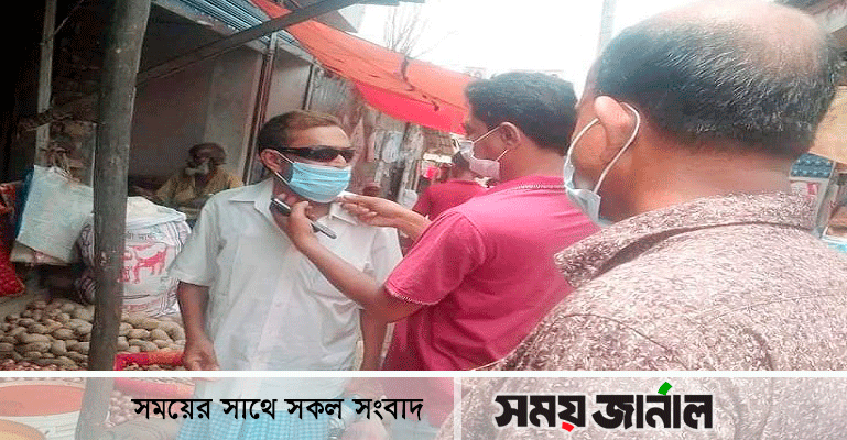 মোড়েলগঞ্জে চেয়ারম্যানের উদ্যোগে মাস্ক বিতরণ