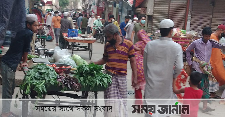 রাজধানীর অলিগলি লোকে-লোকারণ্য!