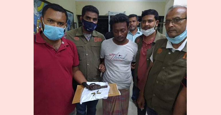 বরগুনাতে অস্ত্রসহ গ্রেফতার ১