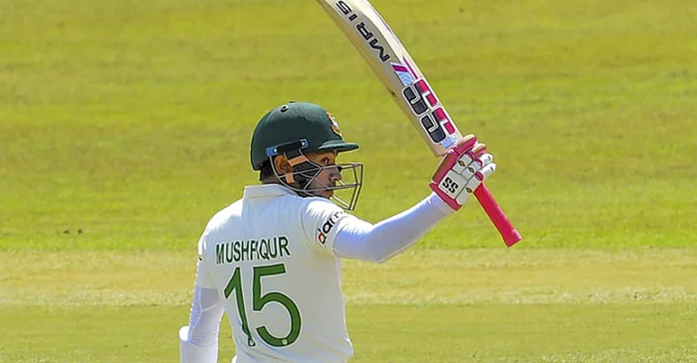 রানের পাহাড় গড়ে ইনিংস ঘোষণা বাংলাদেশের