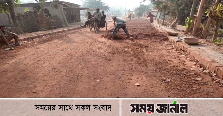 ফরিদপুরে সড়ক প্রশস্তকরণের কাজে অনিয়মের অভিযোগ