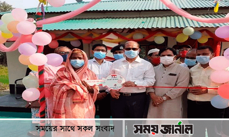 মুজিব বর্ষে জয়পুরহাটে পাকা ঘর পেল দুই পরিবার