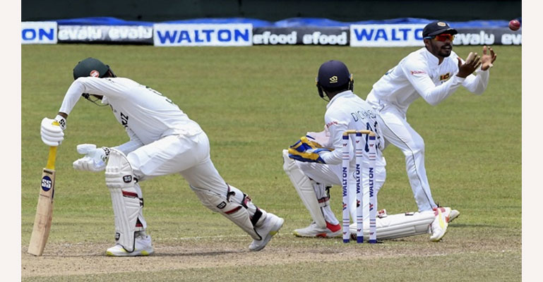 বড় পরাজয়ের চোখরাঙানি!