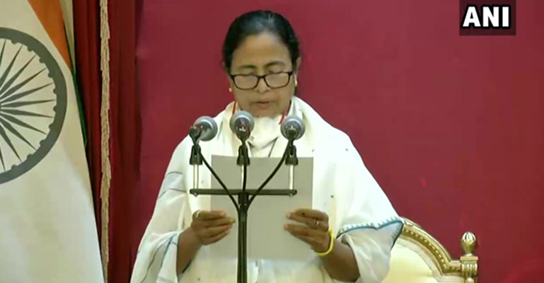 তৃতীয় মেয়াদে শপথ নিলেন মমতা