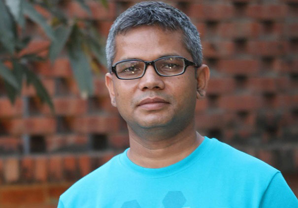 আমলাতন্ত্র দিয়ে শিক্ষার পরিবেশ চলে না