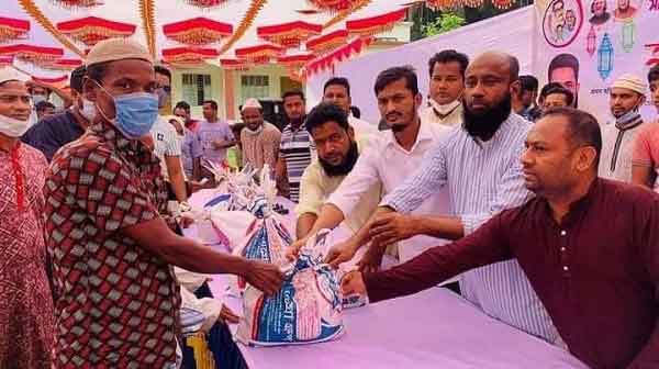 লক্ষ্মীপুর সদর উপজেলা চেয়ারম্যান ও যুবলীগ নেতা টিপুর মানবিক দৃষ্টান্ত