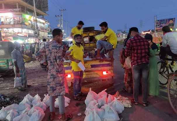 শতাধিক পরিবারের পাশে ঈদ উপহার নিয়ে স্বপ্নের সোনারগাঁ