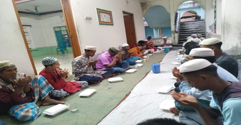 এতিম শিশুদের নিয়ে তিতুমীর কলেজ ফটোগ্রাফি ক্লাবের ইফতার