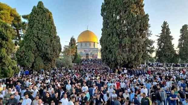 মসজিদুল আকসার ঈদ জামাতে লাখো মুসল্লির অংশগ্রহণ