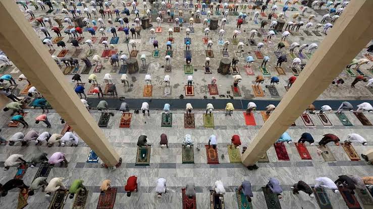 ঈদের জামাত মসজিদে: মানতে হবে যেসব নির্দেশনা