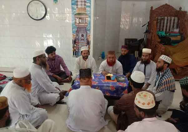 ফরিদপুরে মসজিদের ইমাম ও জনসাধারণের মাঝে ঈদ উপহার বিতরণ