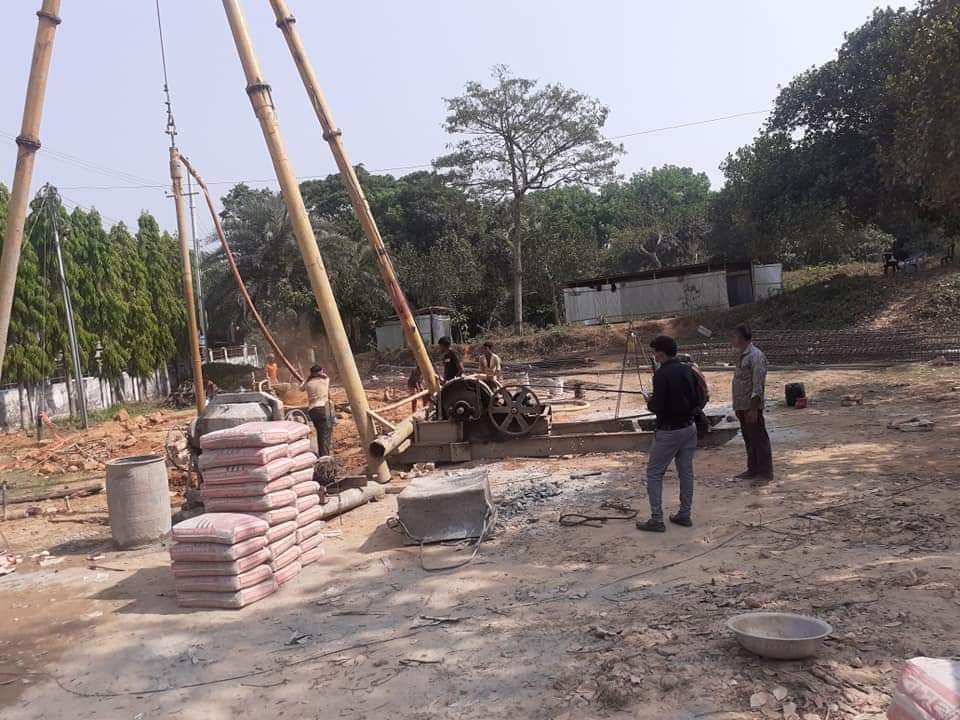 কুমিল্লা বিশ্ববিদ্যালয়ের মেগা প্রকল্পের রড চুরি