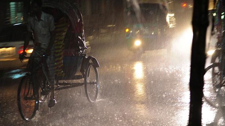 ঘূর্ণিঝড় ইয়াসের প্রভাবে রাজধানীতে স্বস্তির বৃষ্টি