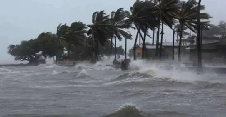 ইয়াসের তাণ্ডব: ভেসে গেল পশ্চিমবঙ্গের ৬৬ বাঁধ