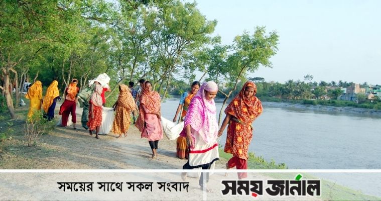 বাঁধ সংষ্কার করে প্রমাণ করলাম নারীরা কোন কাজে পিছিয়ে নেই