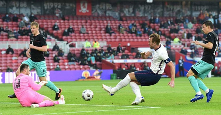 কষ্টের জয় পেল ইংল্যান্ড