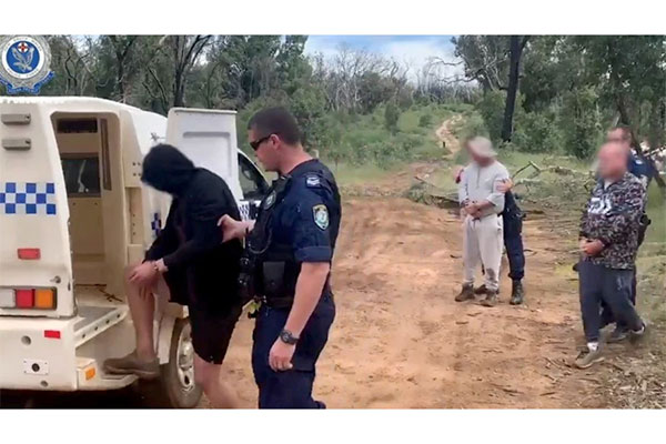 বিশ্বজুড়ে একযোগে অভিযান, ৮ শতাধিক সন্ত্রাসী গ্রেফতার