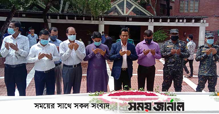 বঙ্গবন্ধুর সমাধিতে নবনিযুক্ত তথ্য ও সম্প্রচার সচিবের শ্রদ্ধা